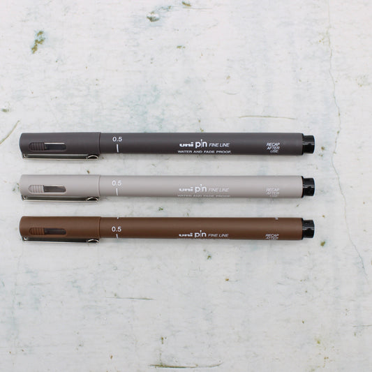 Uni Pin Fine Line 05 (3 colours)